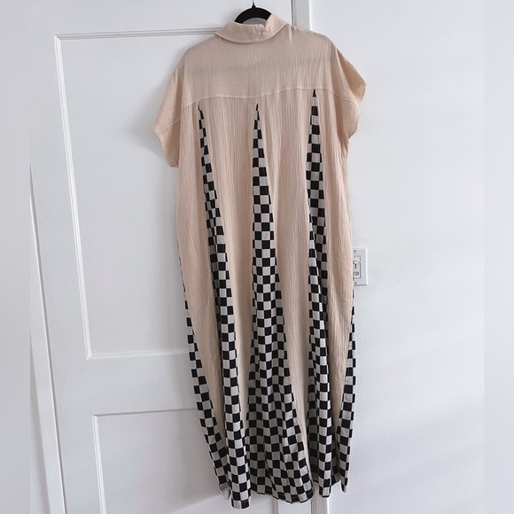 Dressed in lala Oversized Maxi Dress in Sand - Picture 3 of 8